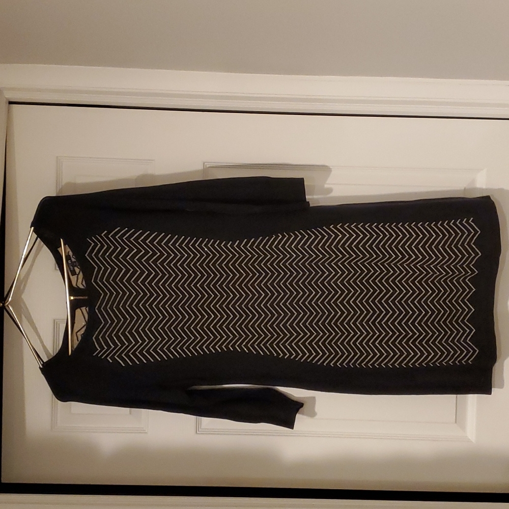3/$25 ⭐️ Apt 9 M black and gold sweater dress